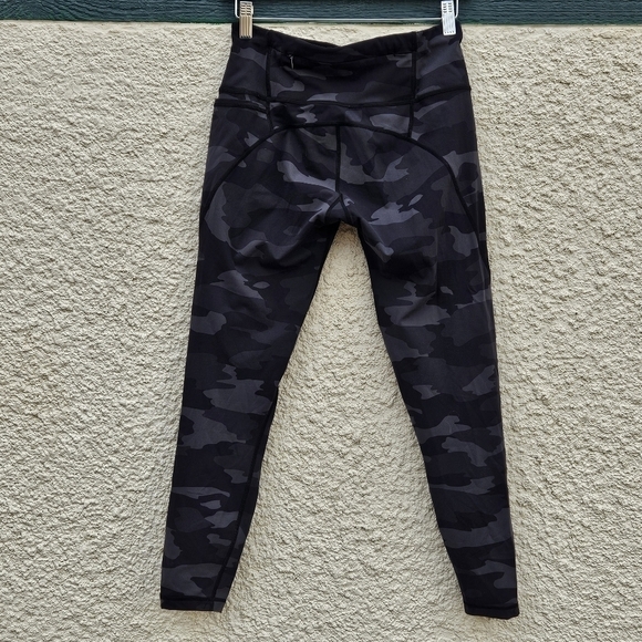 Sweaty Betty Power 7/8 leggings 24" inseam size small black gray camo - Picture 2 of 5